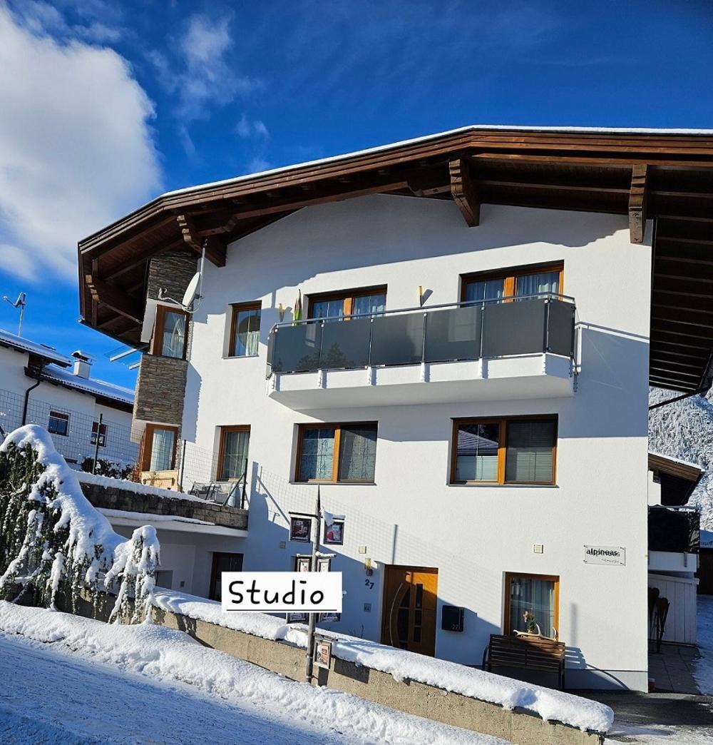 Alpineas Apartment ลอยทัช ภายนอก รูปภาพ